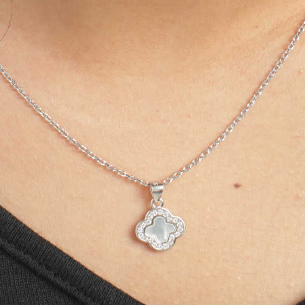 ShineClover Pendant