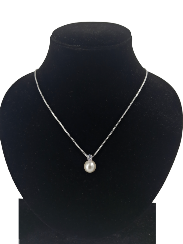 Celeste Pearl Necklace - Image 3